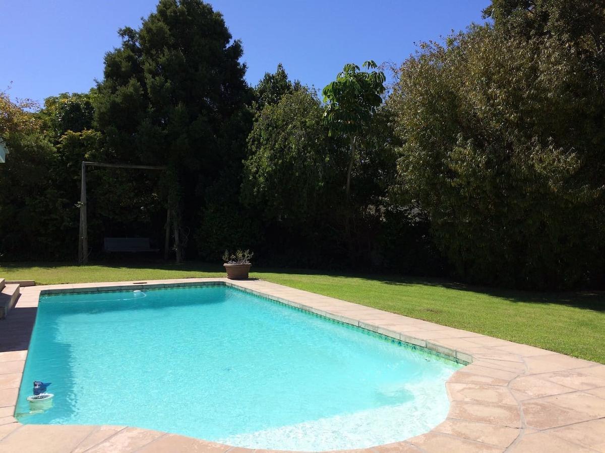 Bed and Breakfast Camelot In Constantia Kapsztad Zewnętrze zdjęcie