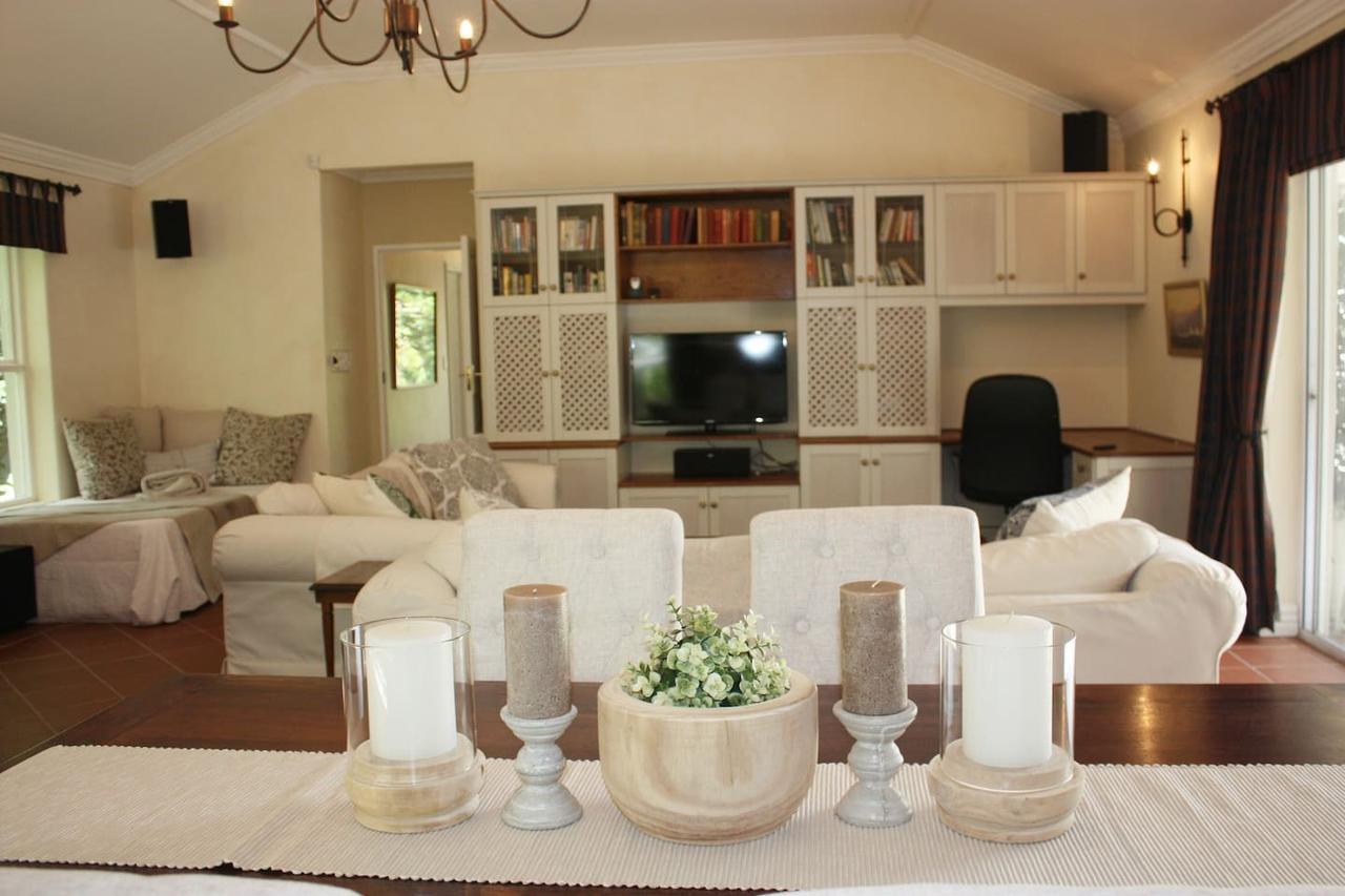 Bed and Breakfast Camelot In Constantia Kapsztad Zewnętrze zdjęcie