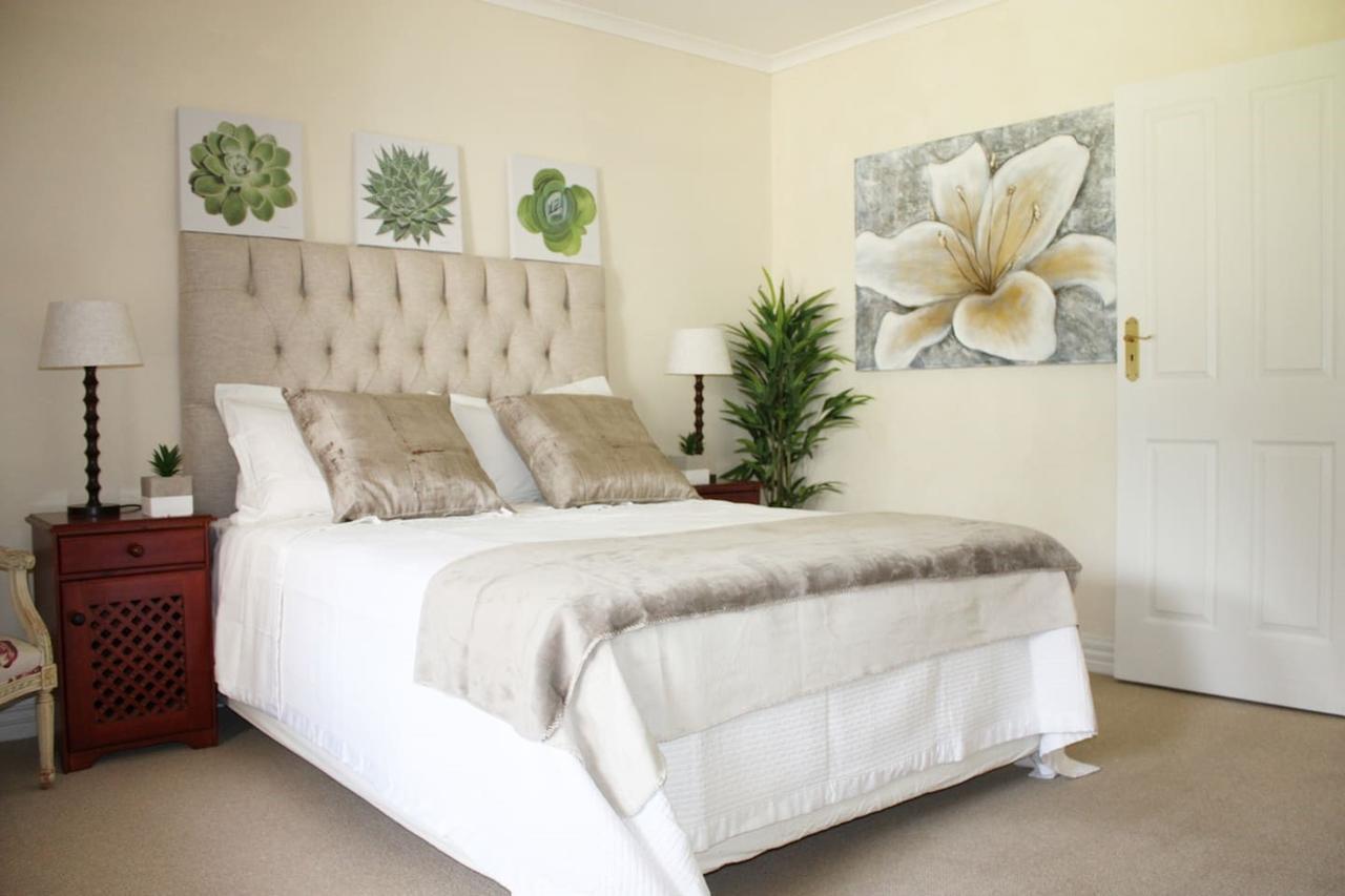 Bed and Breakfast Camelot In Constantia Kapsztad Zewnętrze zdjęcie